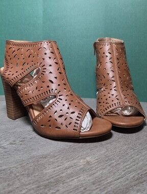 XOXO Bloom Heeled Sandals